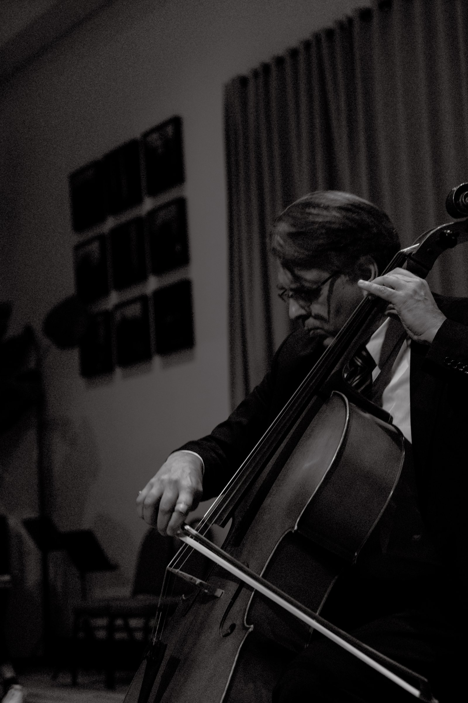 Portrait of Vahur Luhtsalu with cello